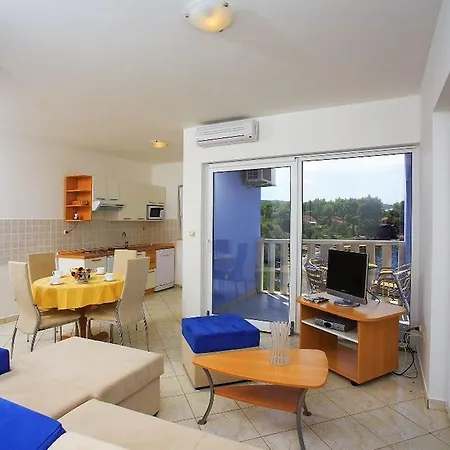 Apartment Marina Gromela 3*