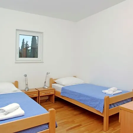 Marina Gromela Apartment Mirce