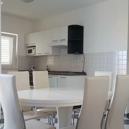 Marina Gromela Apartment