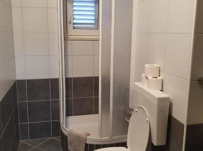 Marina Gromela Apartment Mirce